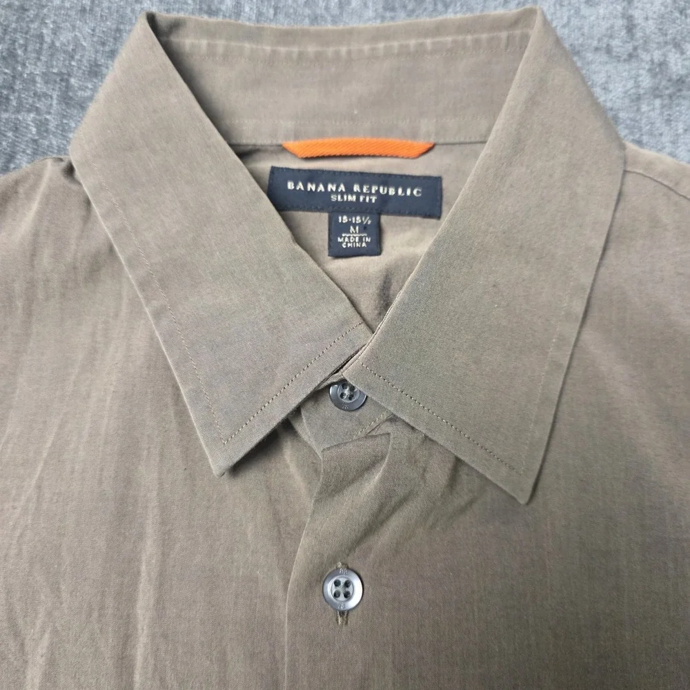 Banana Republic Slim Fit Button Up Shirt Mens Medium Tan Epaulette Shoulder Army
